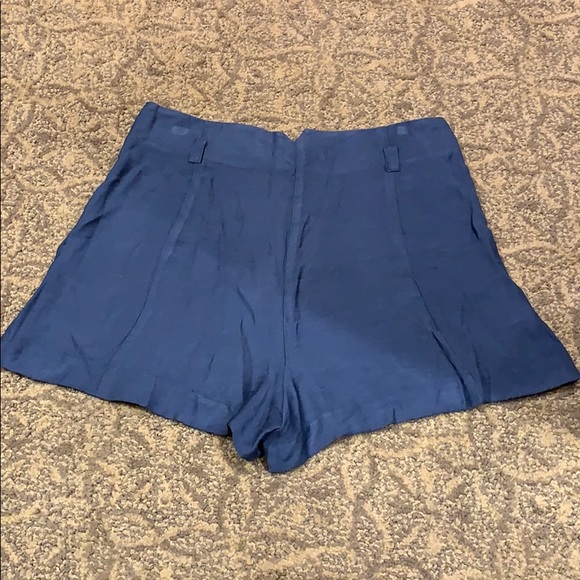 high waisted shorts - Picture 2 of 3